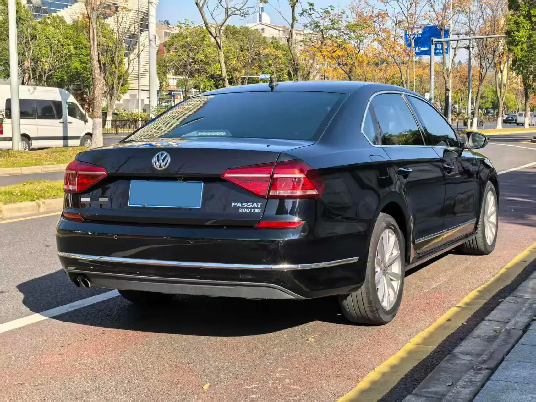 2016 VOLKSWAGEN PASSAT thumbnail 4