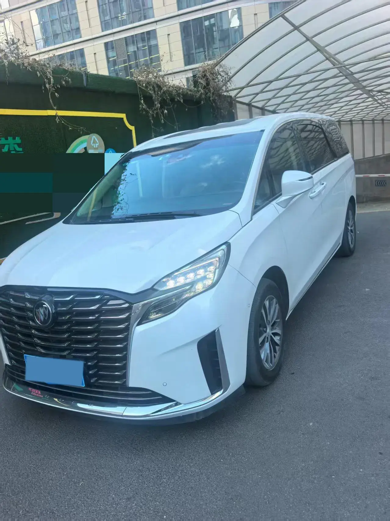 2022 BUICK GL8 view 1