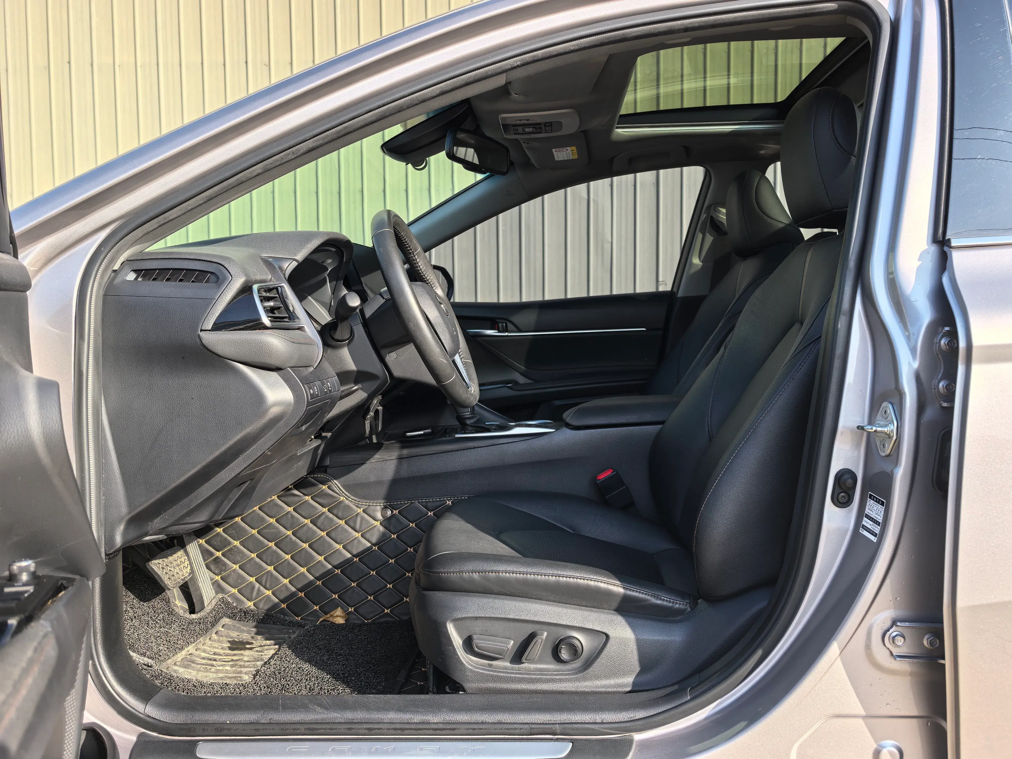 2021 TOYOTA CAMRY thumbnail 4