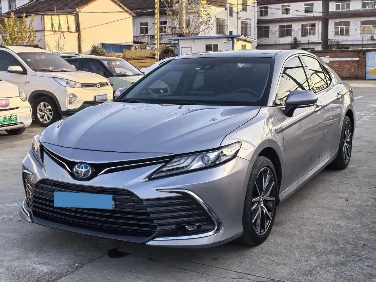 2021 Toyota Camry 2.5L 178HP L4 E-CVT Hybrid