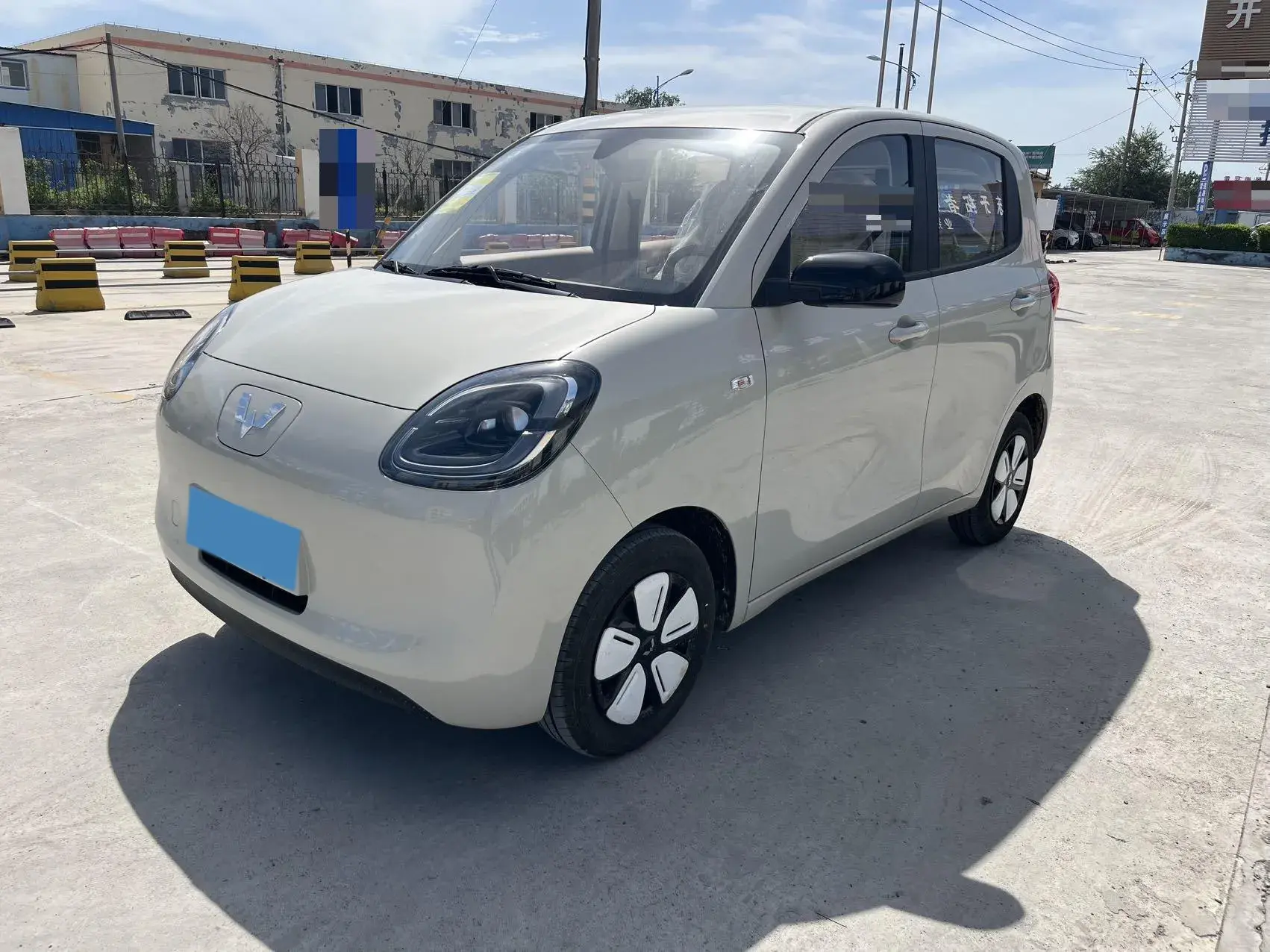 2025 WULING HONGGUANG view 1