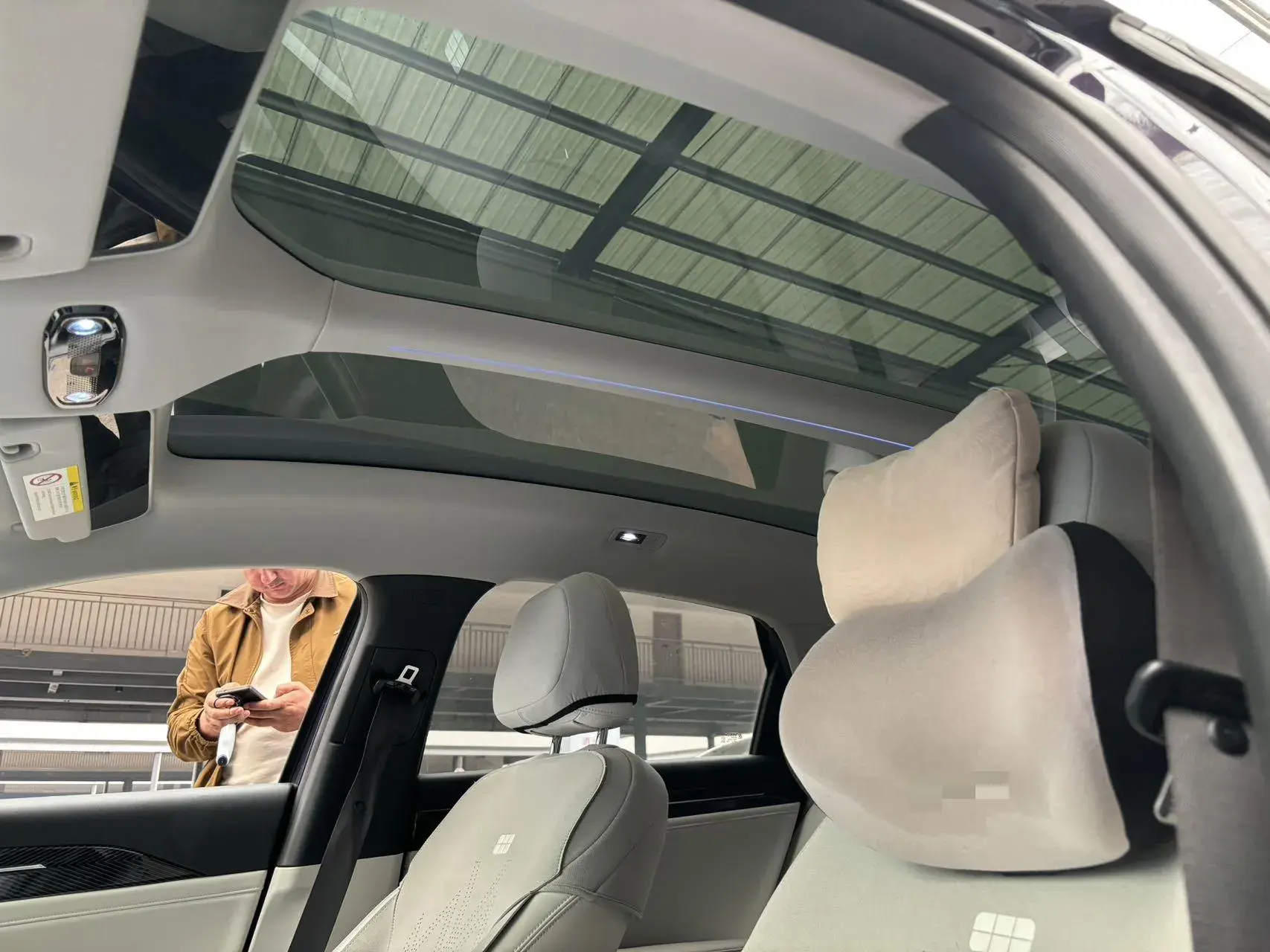 2023 GEELY GALAXY thumbnail 4