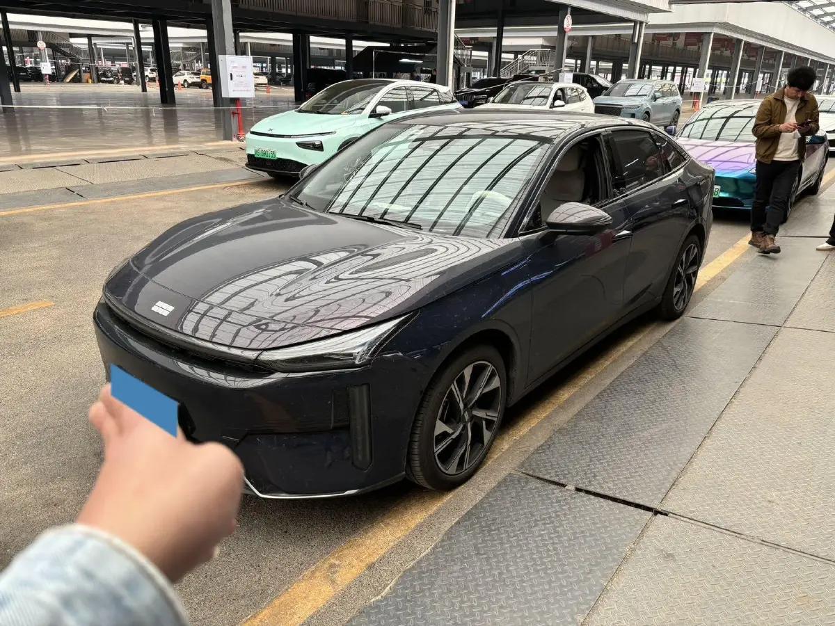 2023 Geely Galaxy L6 1.5T 163HP L4 3DHT PHEV