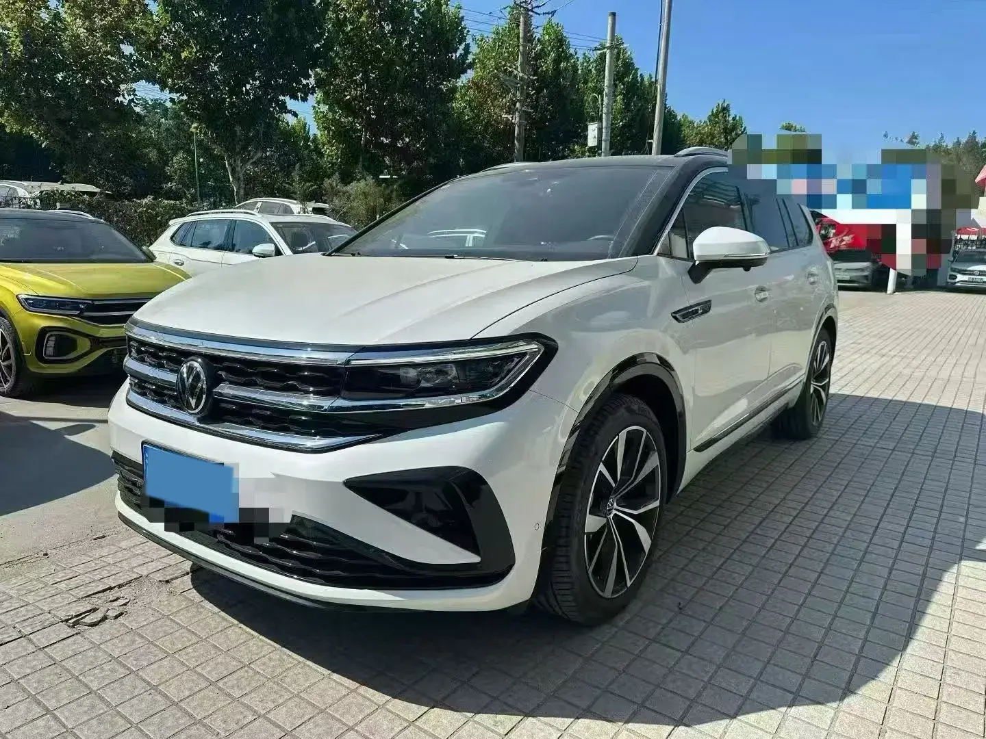 2021 VOLKSWAGEN TALAGON view 1