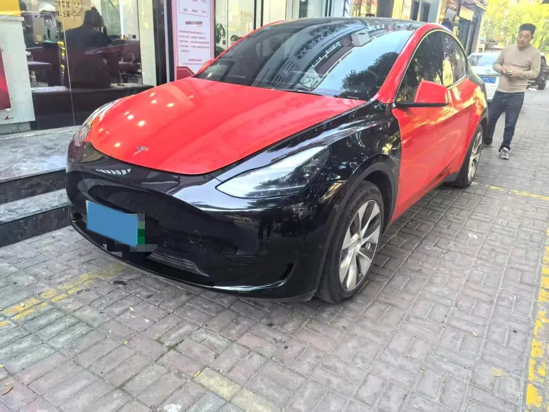 2022 TESLA MODEL view 1