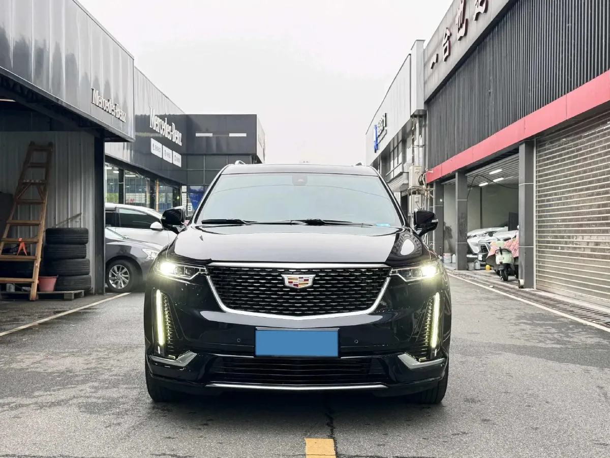 2022 Cadillac XT6 2.0T 237HP L4 9AT,autocango,china used car exporter,china ev exporter,chinese used car exporter,chinese used ev exporter