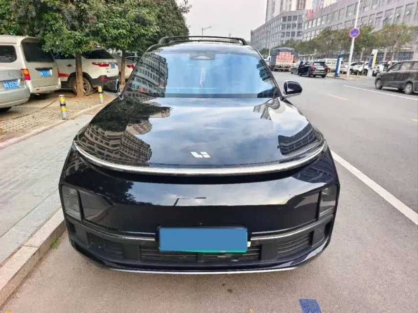 2024 LI L8 thumbnail 2