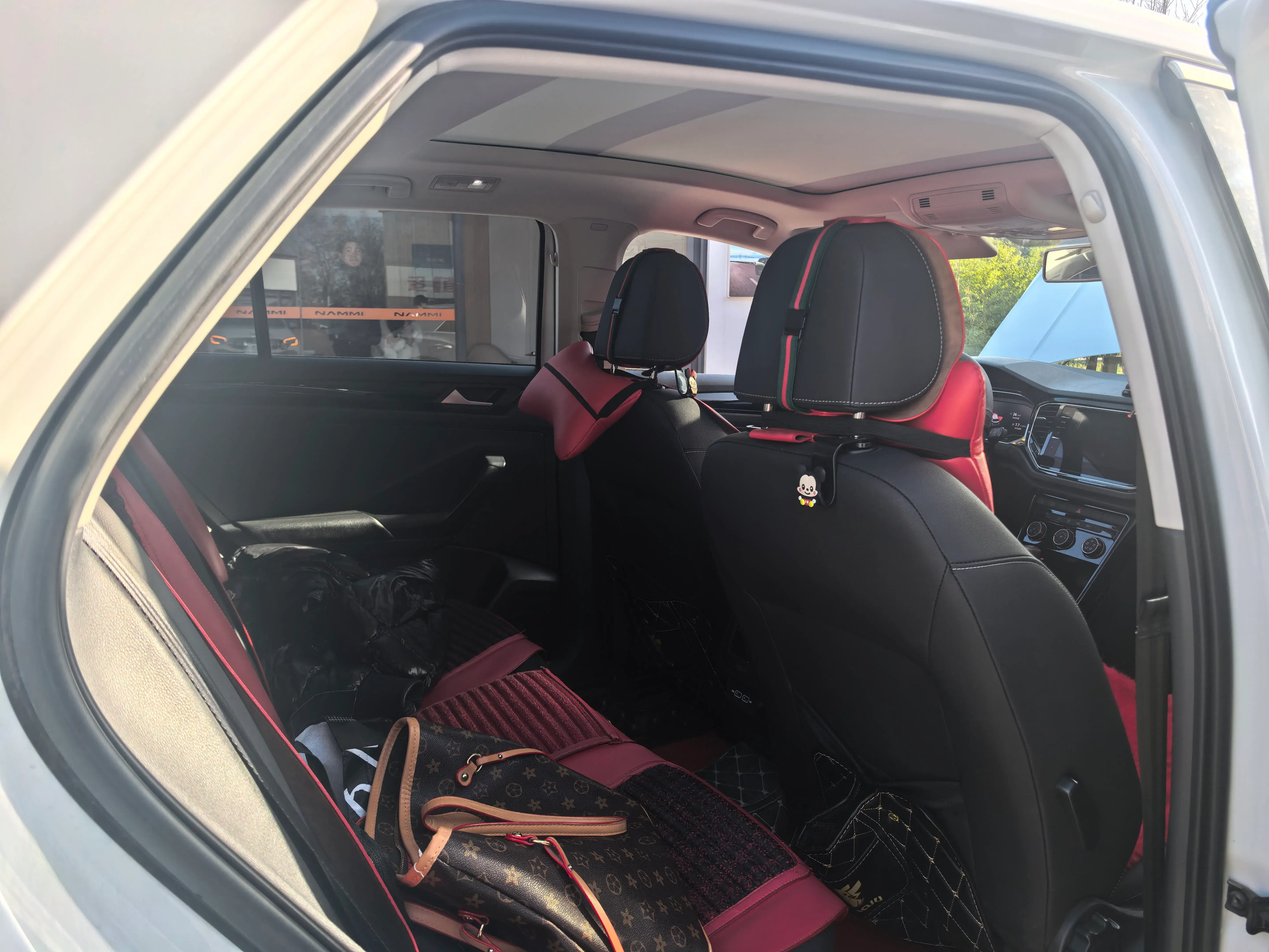 2021 VOLKSWAGEN T-ROC thumbnail 4