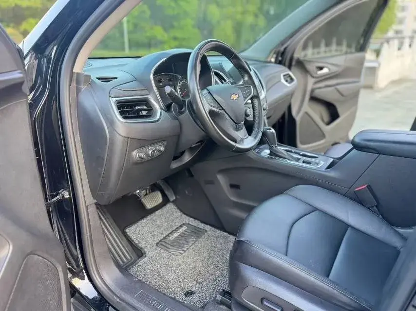 2019 CHEVROLET EQUINOX thumbnail 4