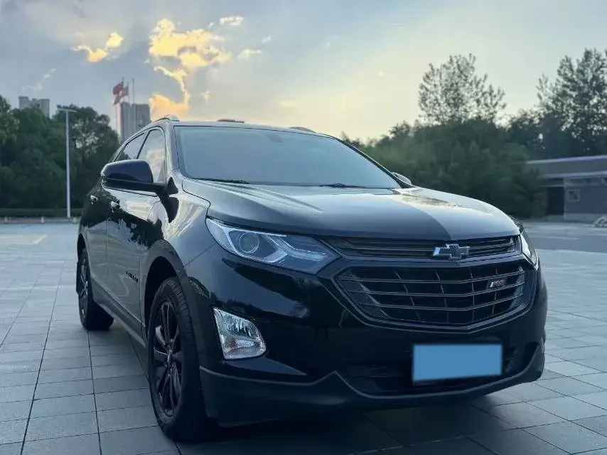 2019 CHEVROLET EQUINOX thumbnail 3