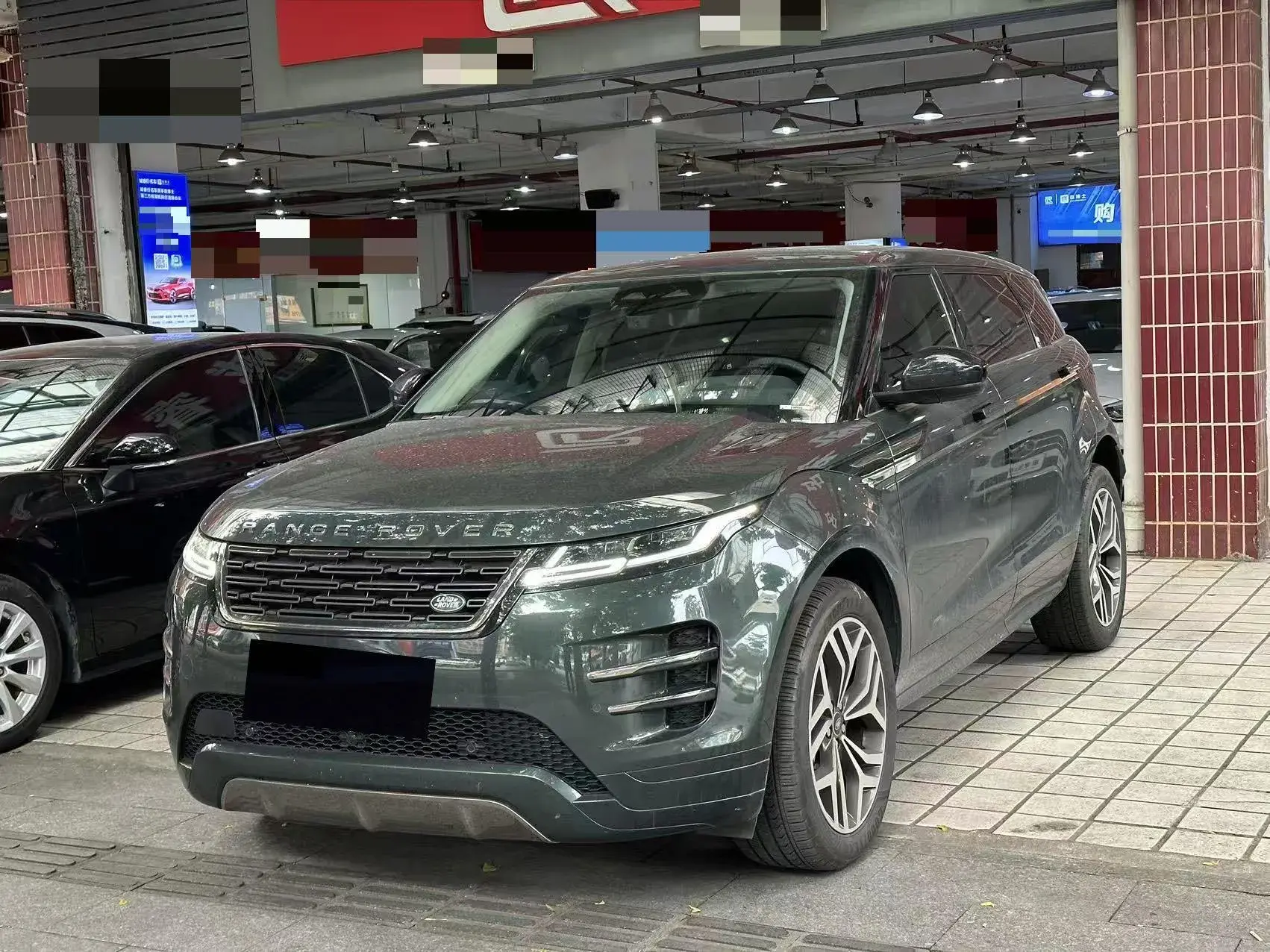 2024 LAND ROVER view 1