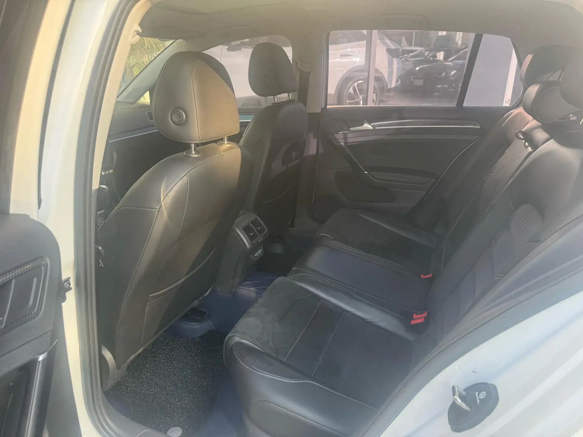 2020 VOLKSWAGEN GOLF thumbnail 3