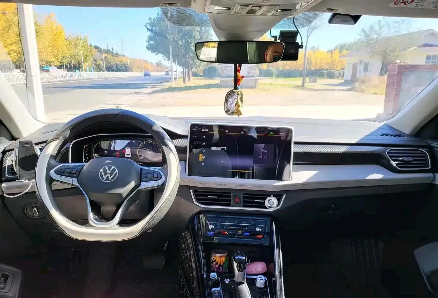 2023 VOLKSWAGEN TAYRON thumbnail 4