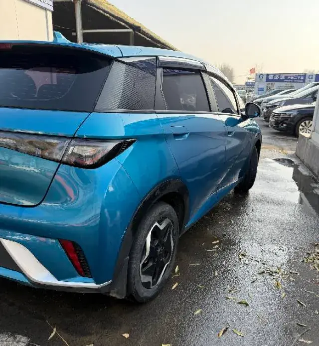 2023 BYD DOLPHIN thumbnail 3