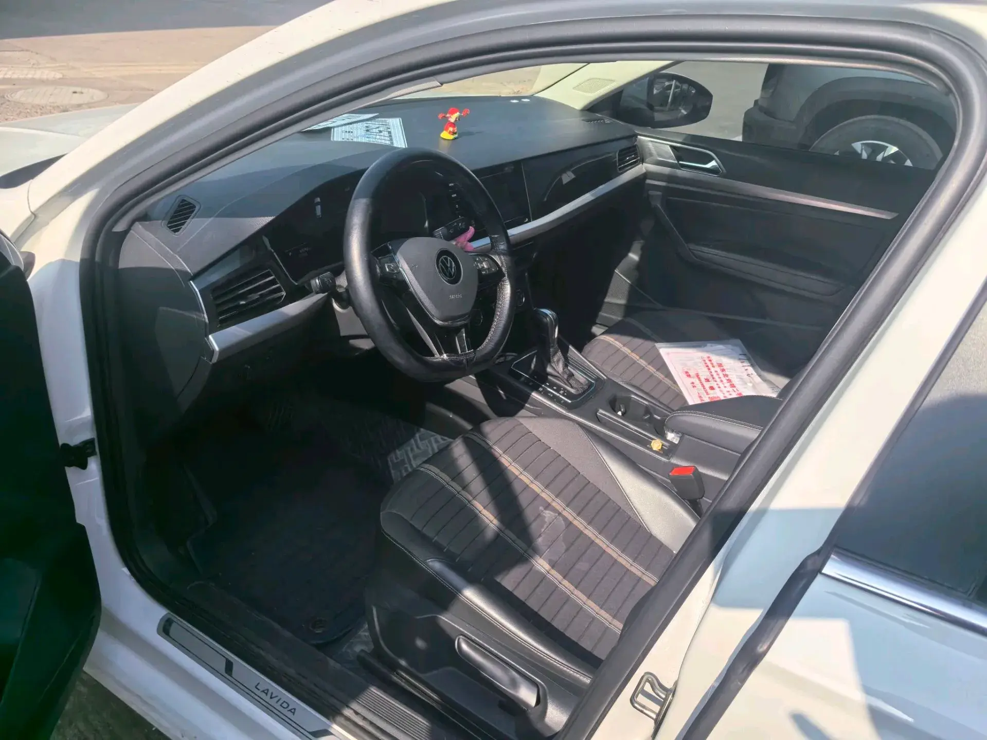 2022 VOLKSWAGEN LAVIDA thumbnail 4