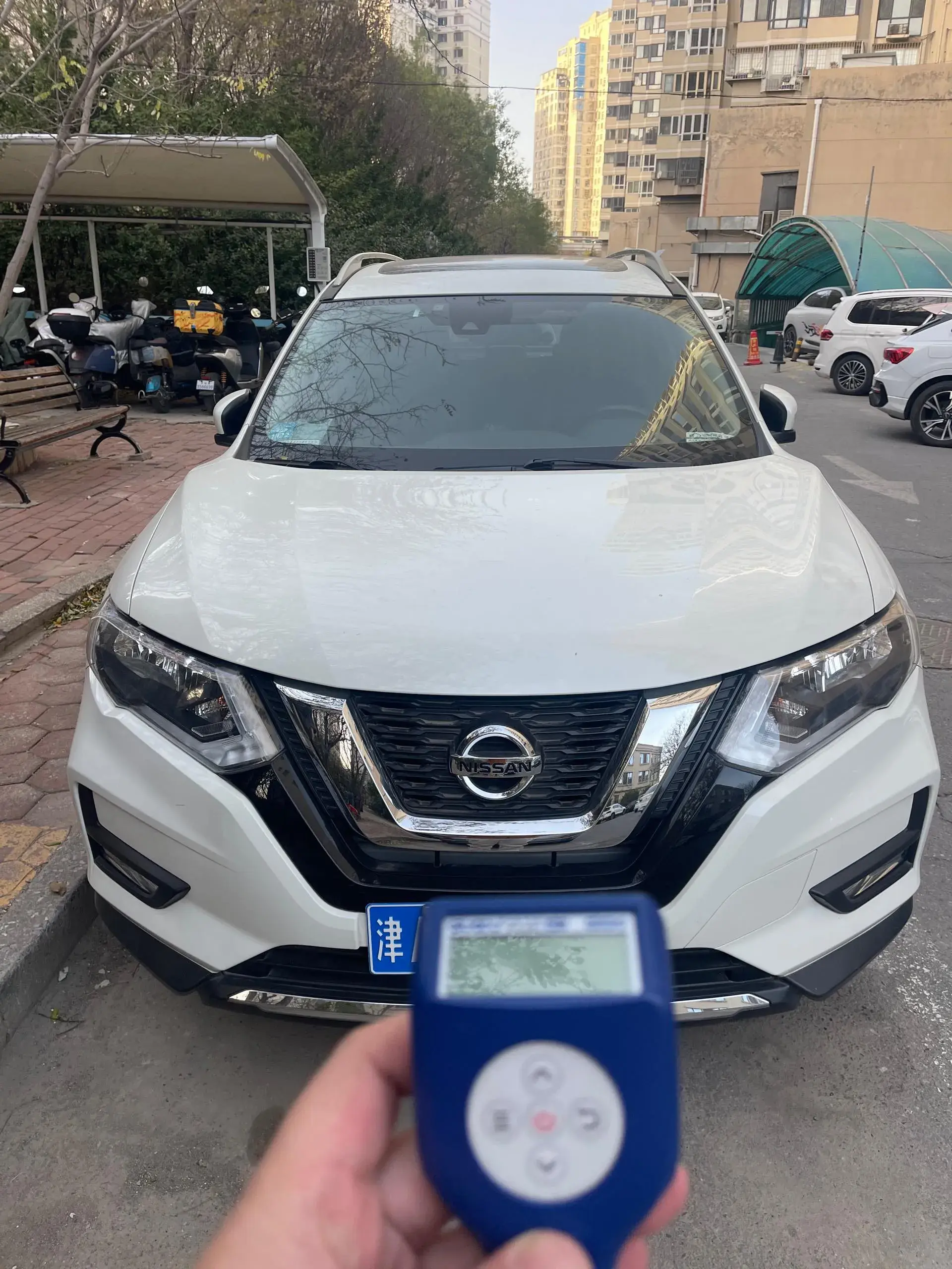 2020 NISSAN X-TRAIL thumbnail 2