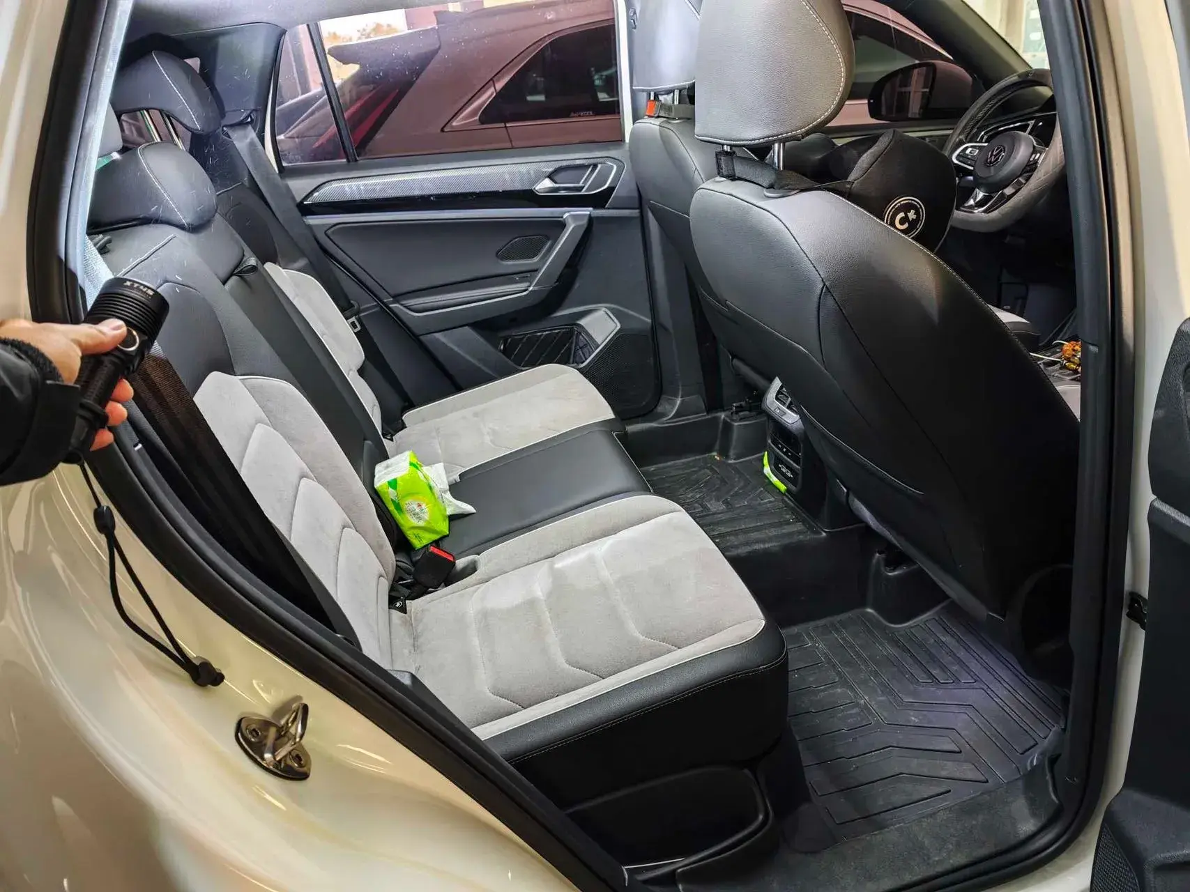 2022 VOLKSWAGEN TAYRON thumbnail 3