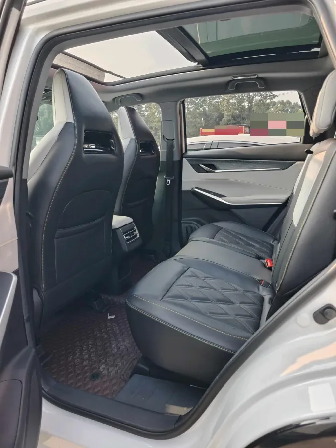 2023 ChangAn CS75 Plus iDD 1.5T 170HP L4 6TCT PHEV 28.39KWH,autocango,china used car exporter,china ev exporter,chinese used car exporter,chinese used ev exporter