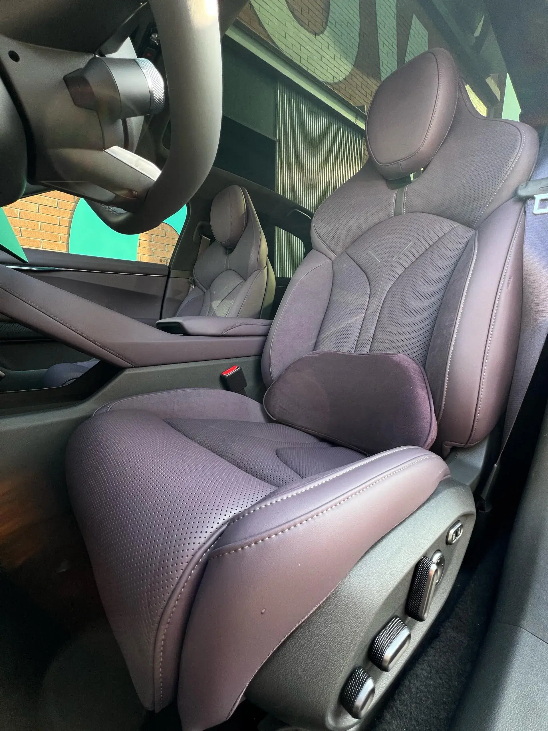 2025 XPENG P7 thumbnail 4