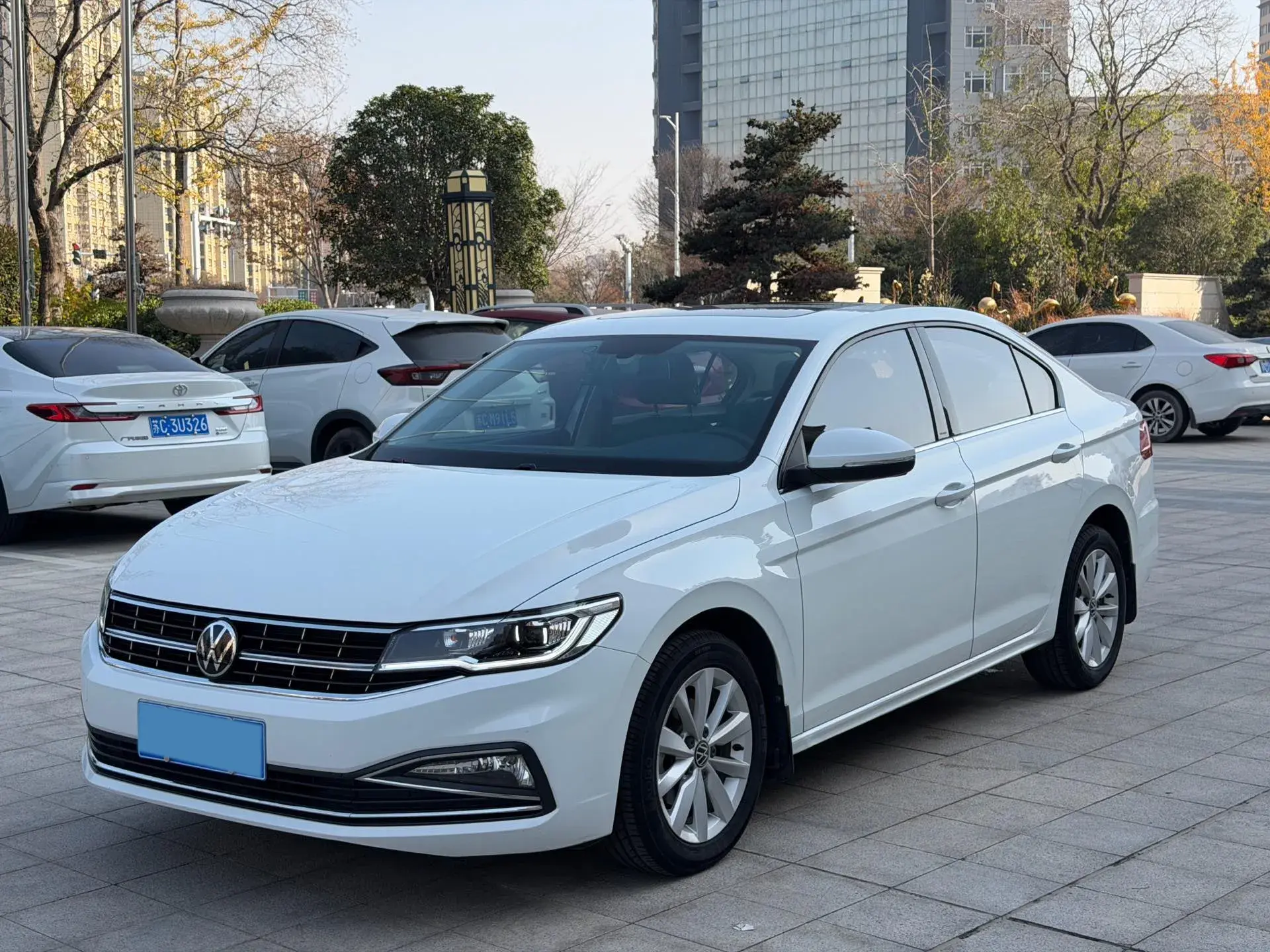 2021 VOLKSWAGEN BORA view 1