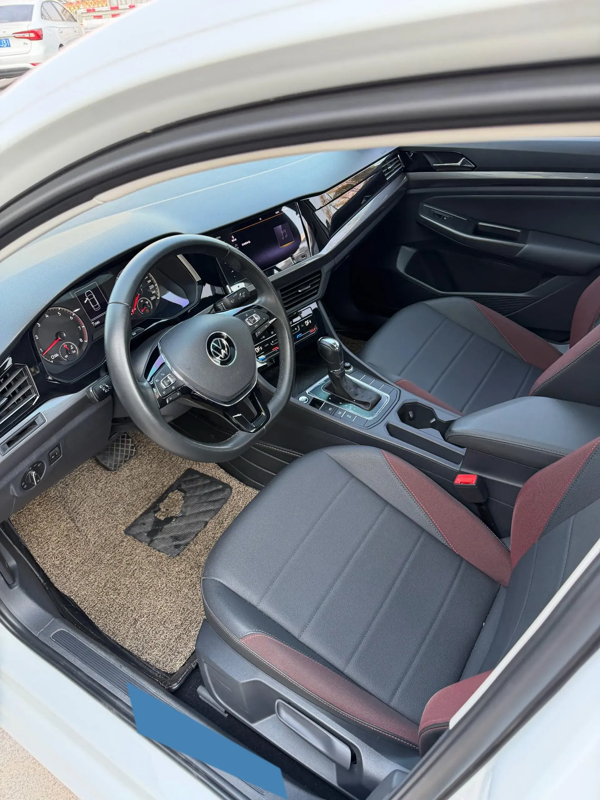 2021 VOLKSWAGEN BORA thumbnail 4