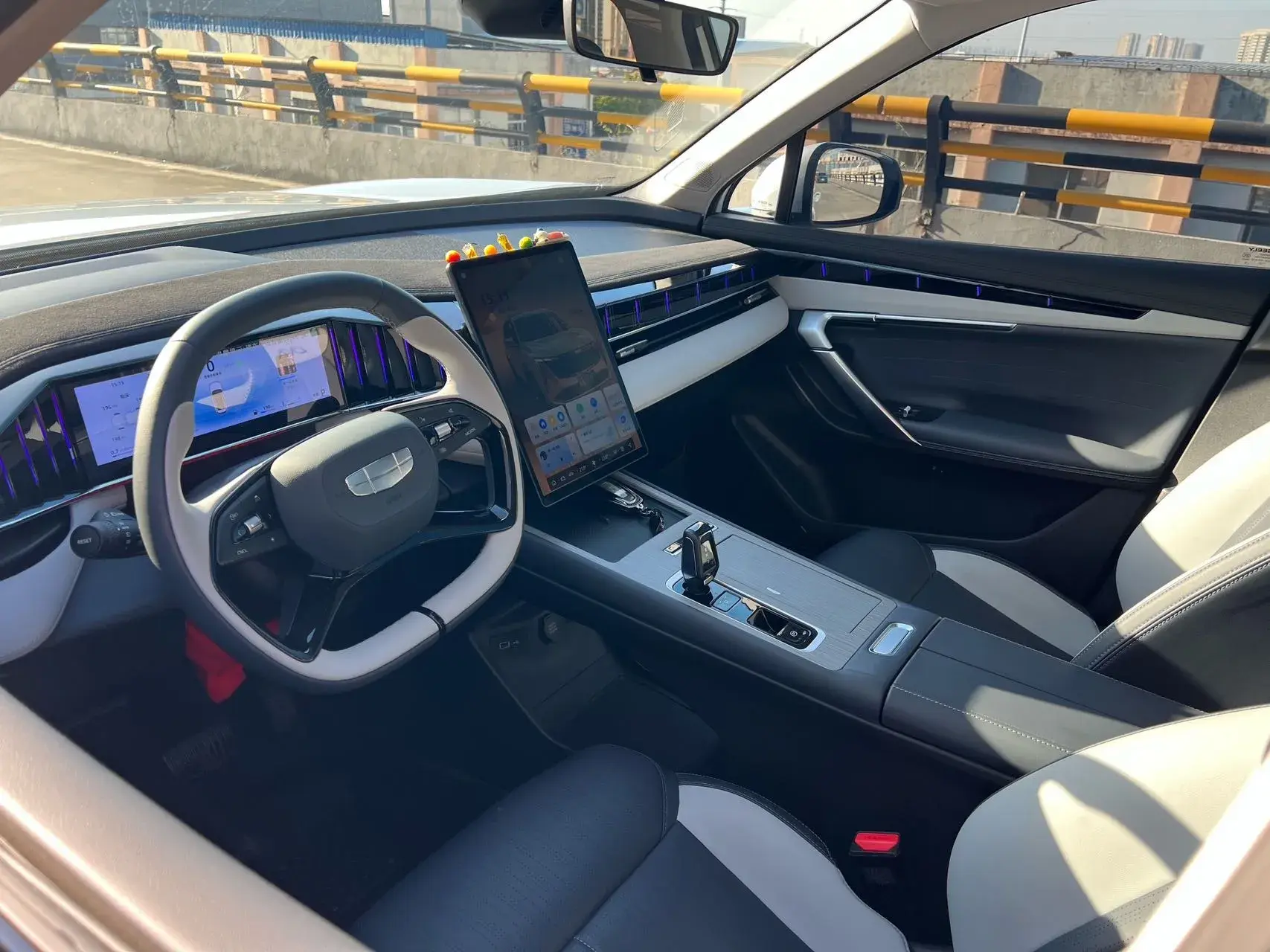 2024 GEELY STARRAY thumbnail 4