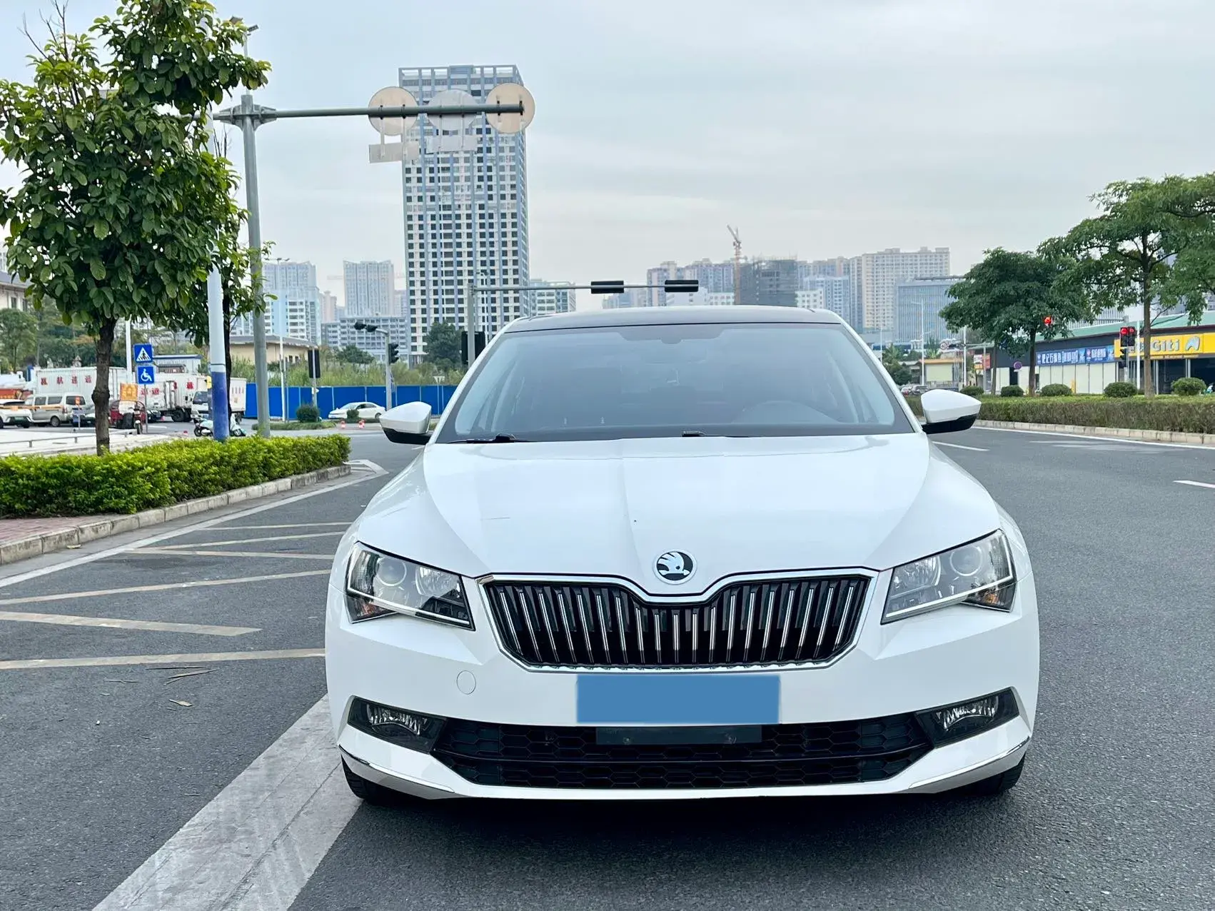 2018 SKODA SUPERB thumbnail 2