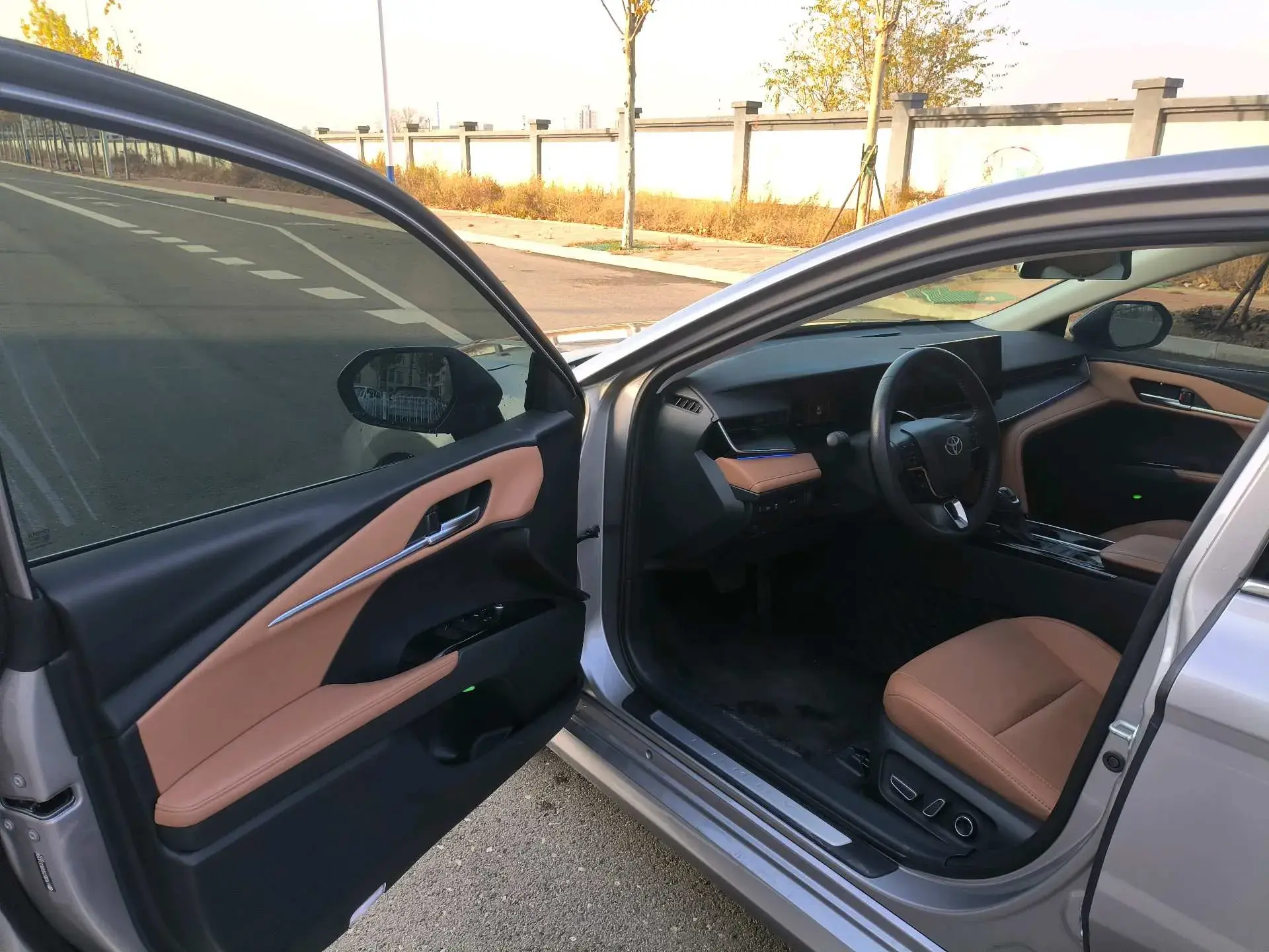 2024 TOYOTA CAMRY thumbnail 3