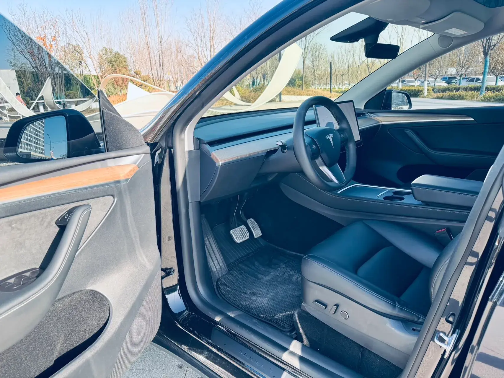 2021 TESLA MODEL thumbnail 4