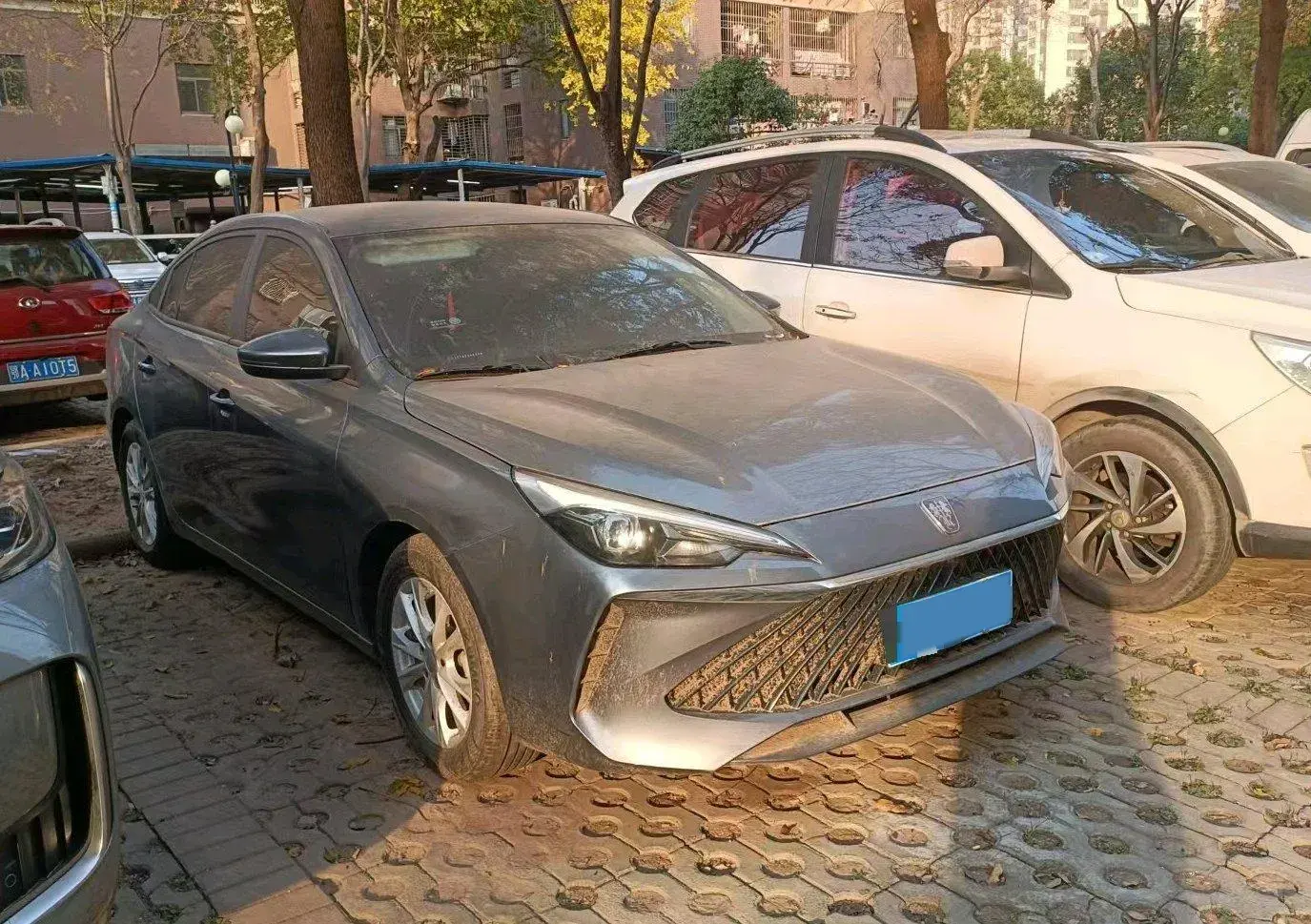 2023 ROEWE I5 thumbnail 3