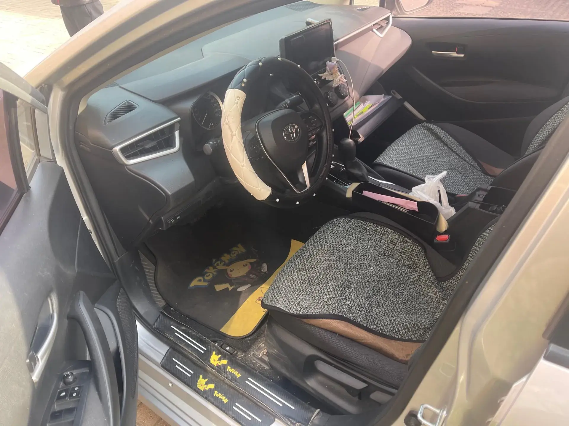 2019 TOYOTA COROLLA thumbnail 2