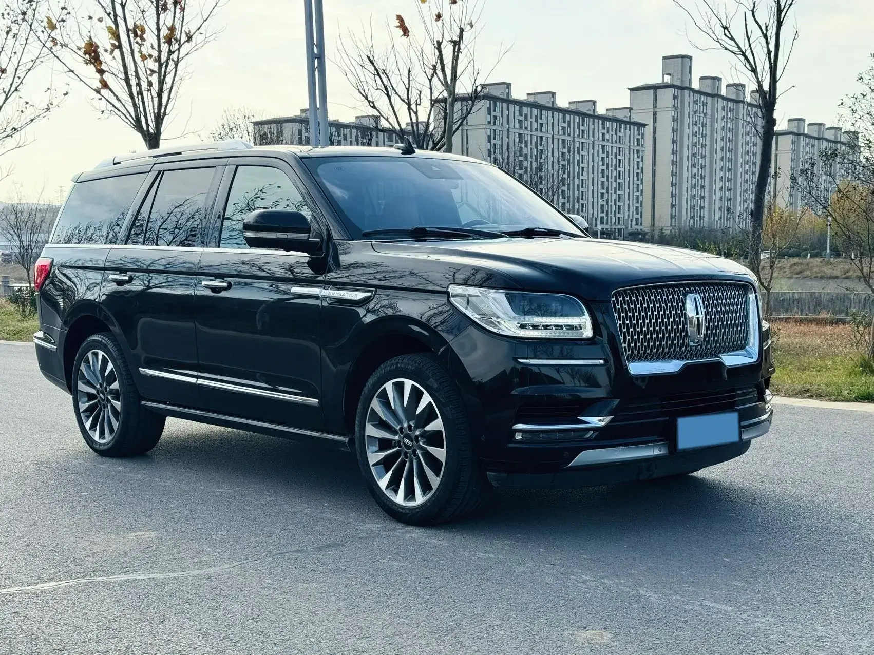 2019 LINCOLN NAVIGATOR thumbnail 3