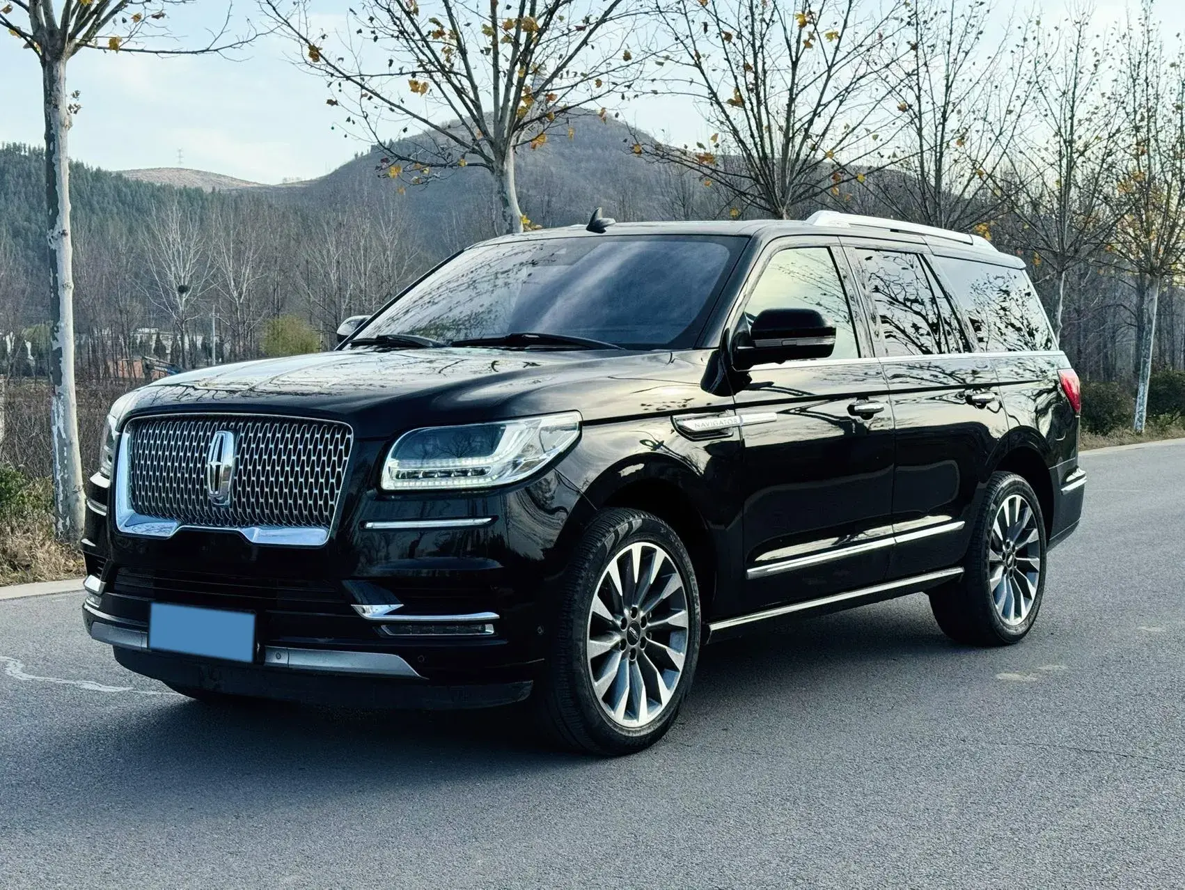 2019 LINCOLN NAVIGATOR view 1