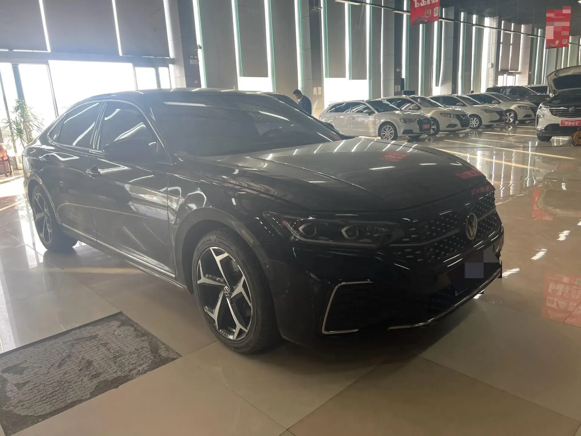 2023 VOLKSWAGEN PASSAT thumbnail 2