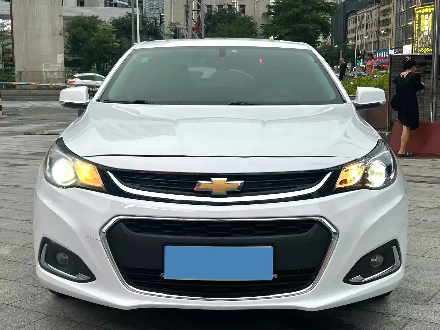2018 CHEVROLET MALIBU thumbnail 3