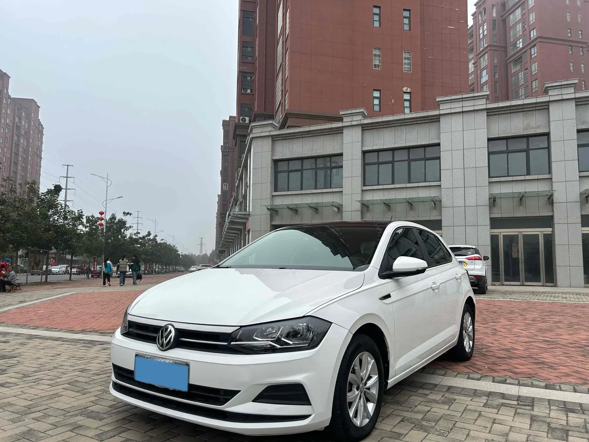 2019 VOLKSWAGEN POLO view 1