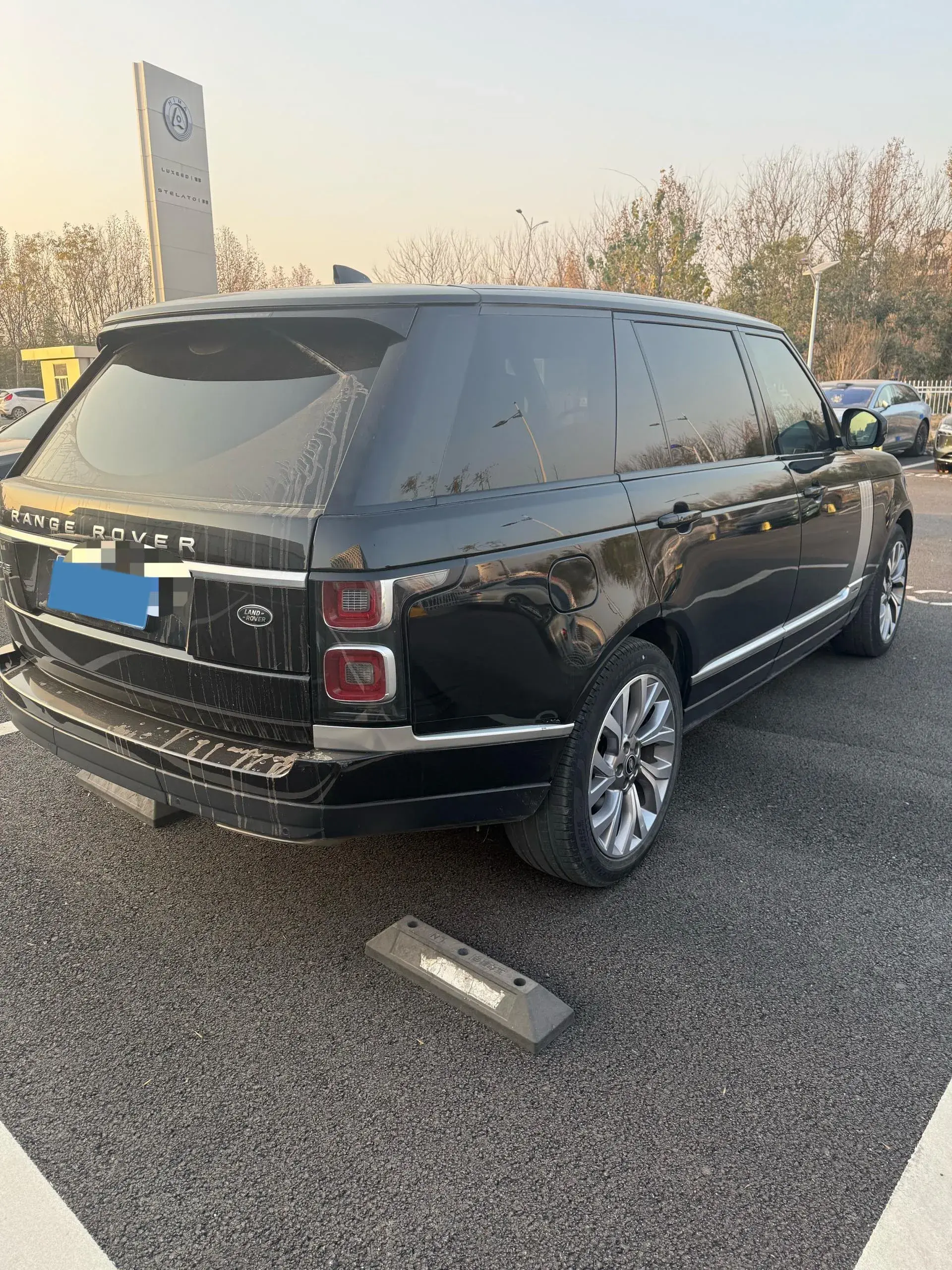 2021 LAND ROVER thumbnail 4