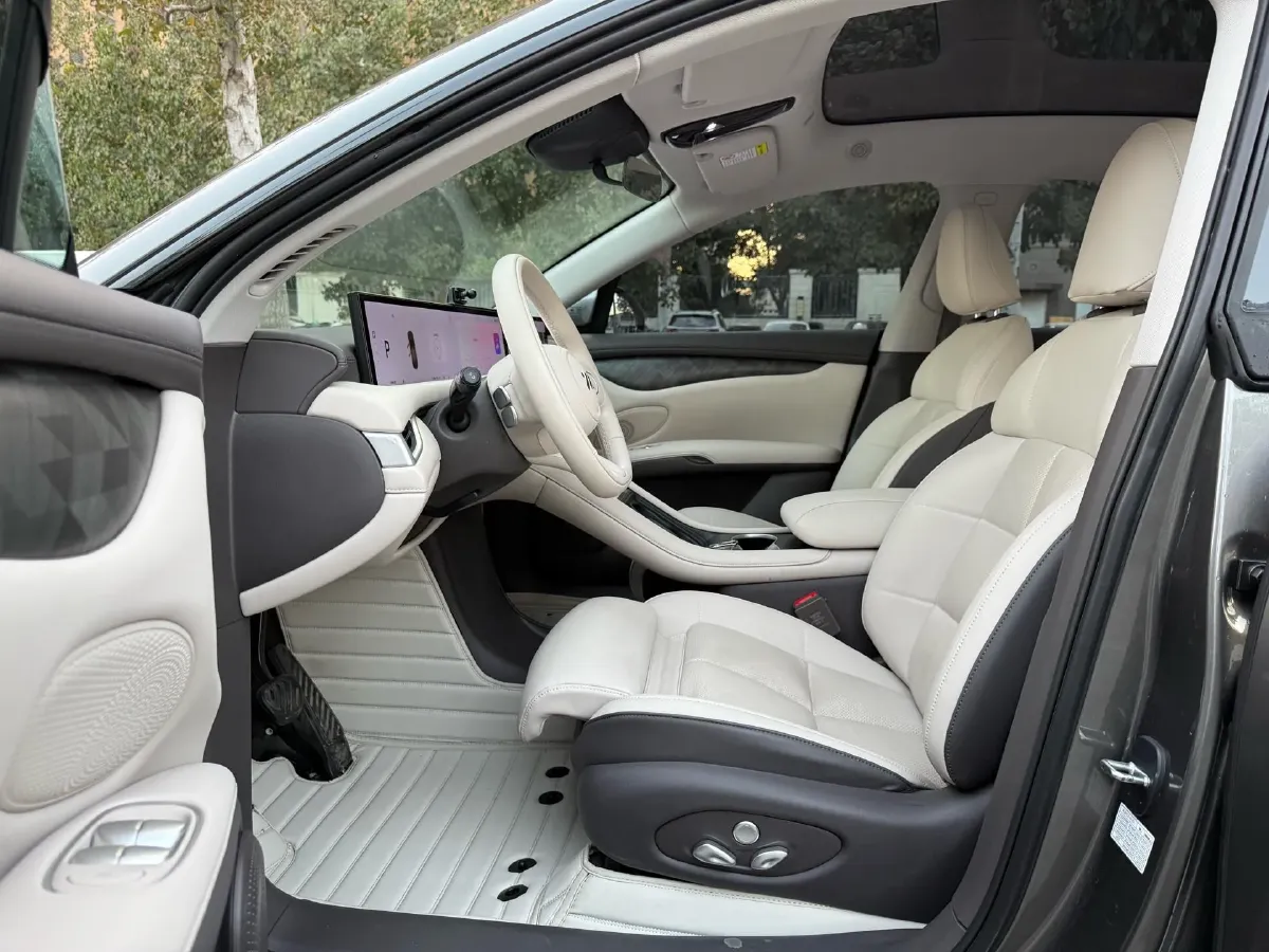 2023 IM LS6 BEV 100KWH,autocango,china used car exporter,china ev exporter,chinese used car exporter,chinese used ev exporter