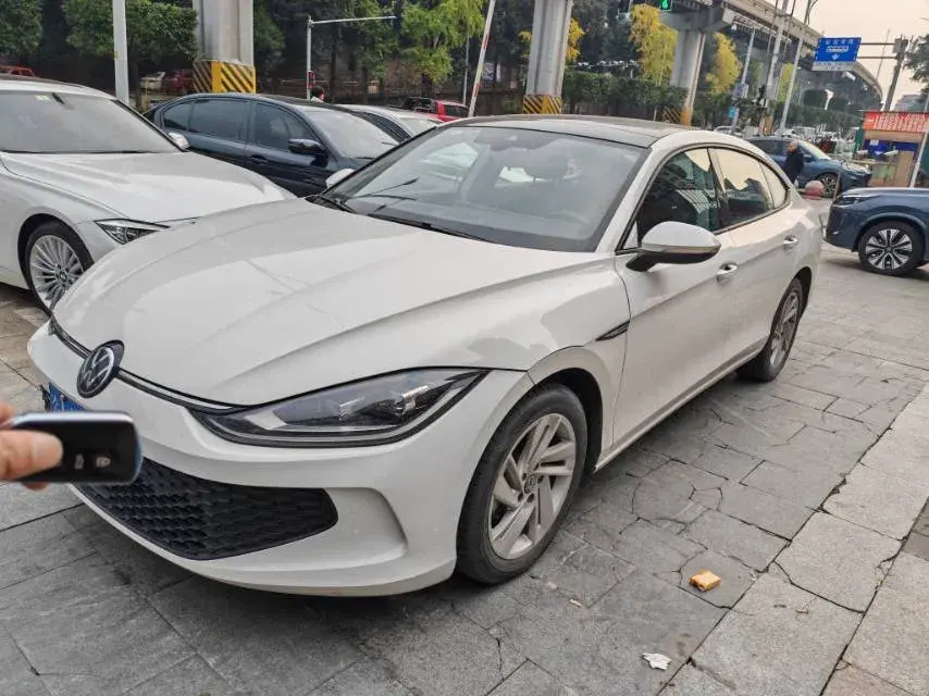 2022 VOLKSWAGEN LAMANDO view 1