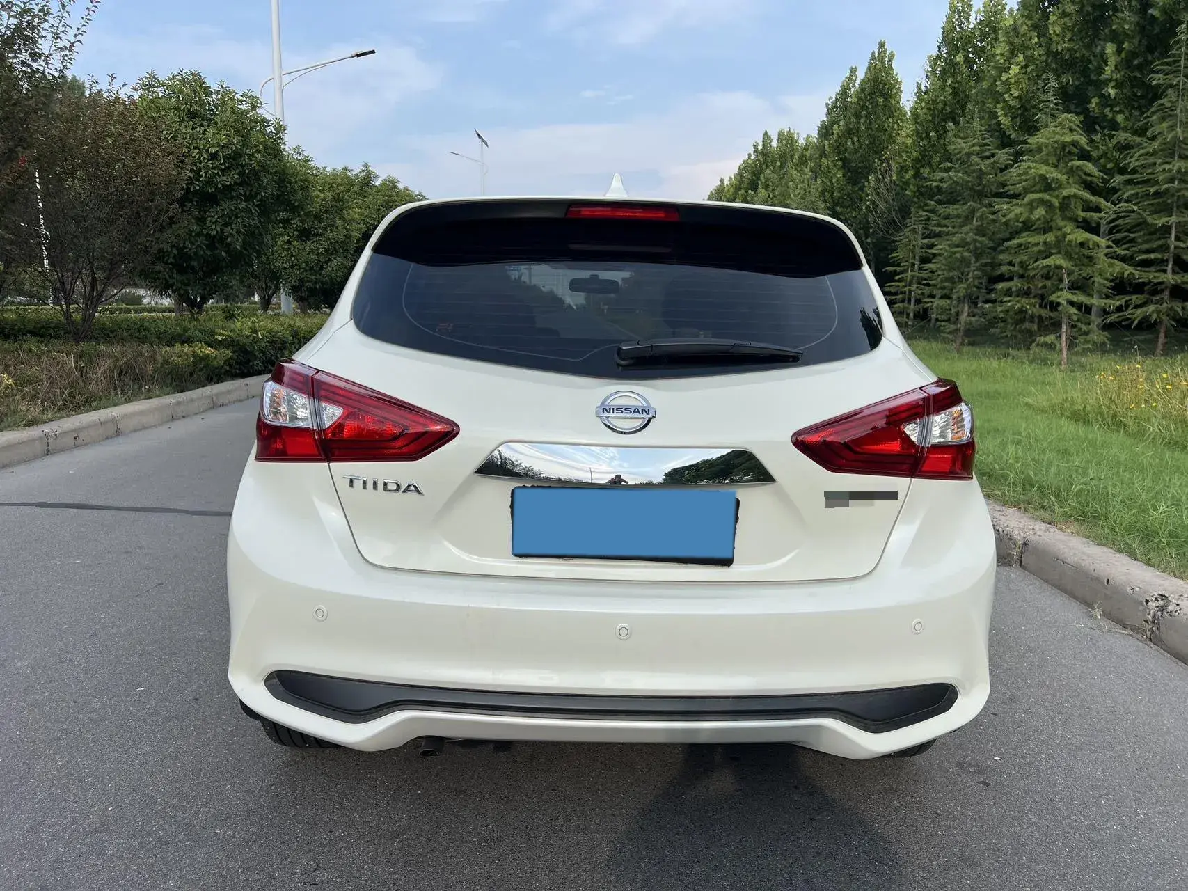 2024 NISSAN TIIDA thumbnail 3