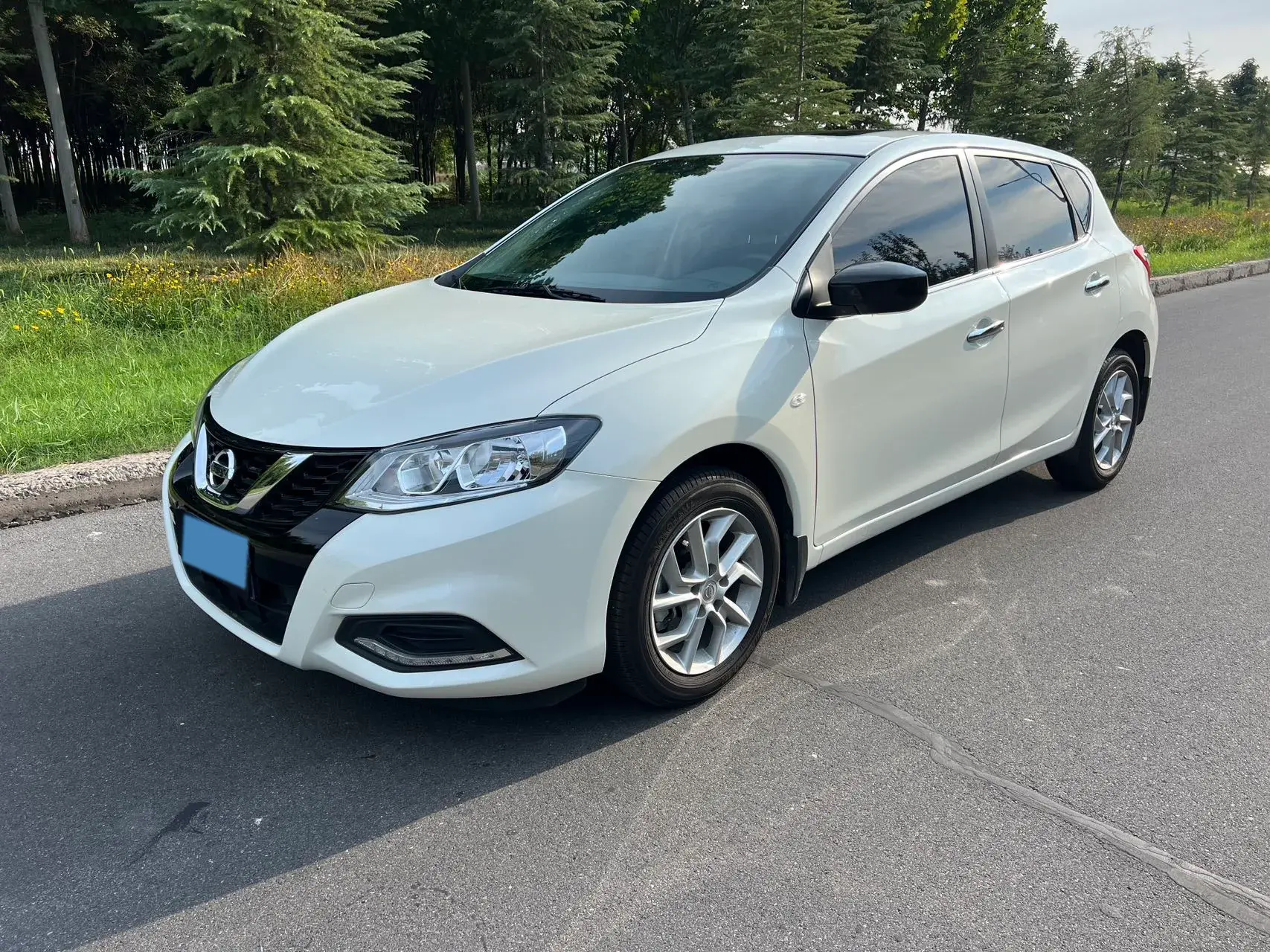 2024 NISSAN TIIDA view 1