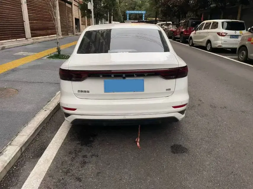 2023 GEELY EMGRAND thumbnail 4