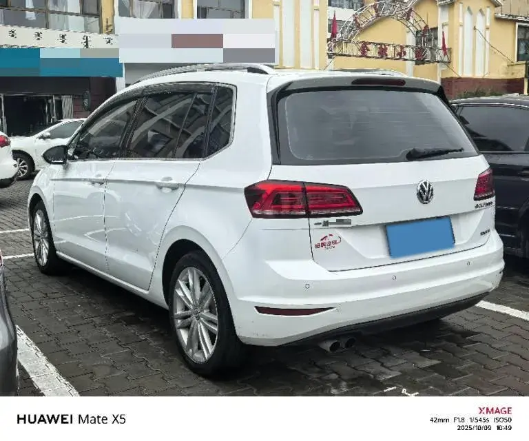 2018 VOLKSWAGEN GOLF thumbnail 4