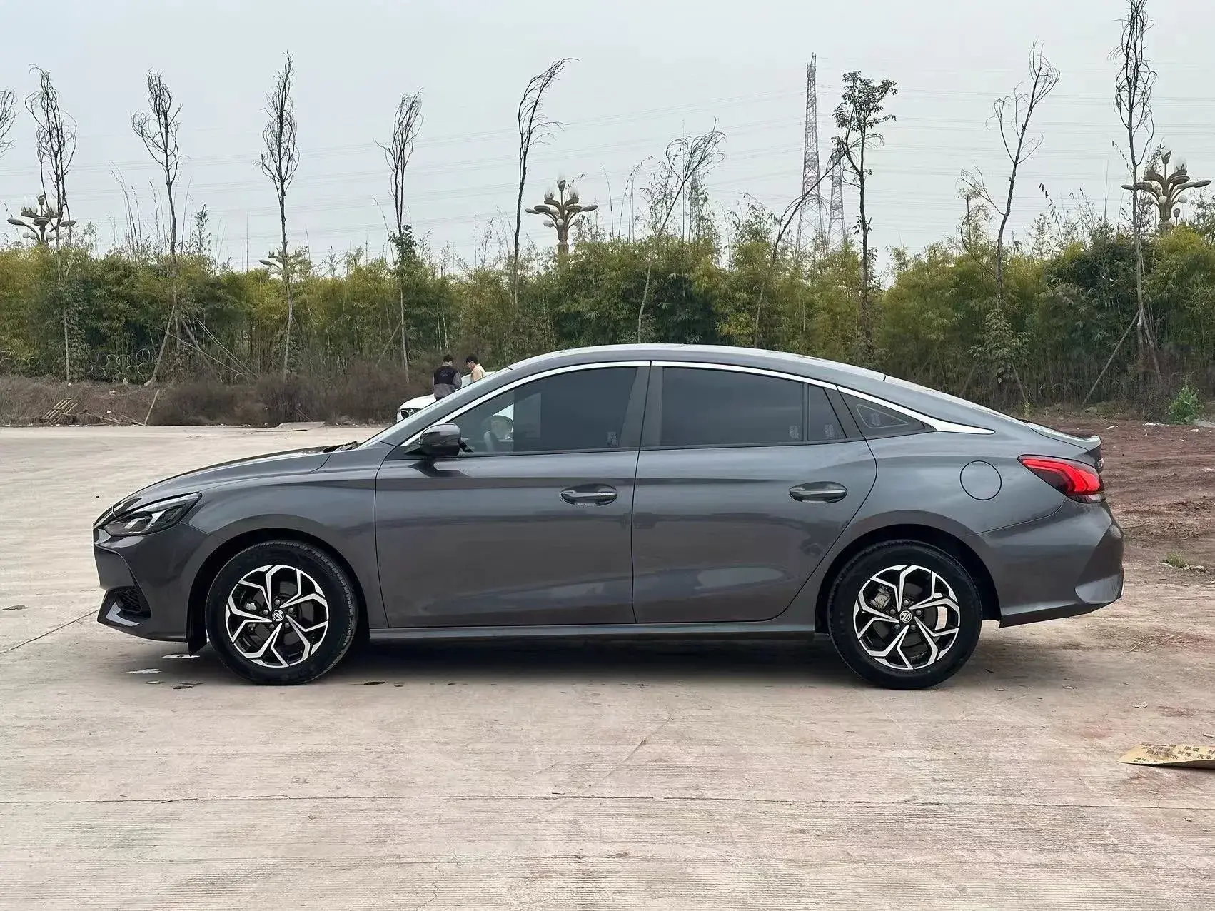 2021 MG 5 thumbnail 4