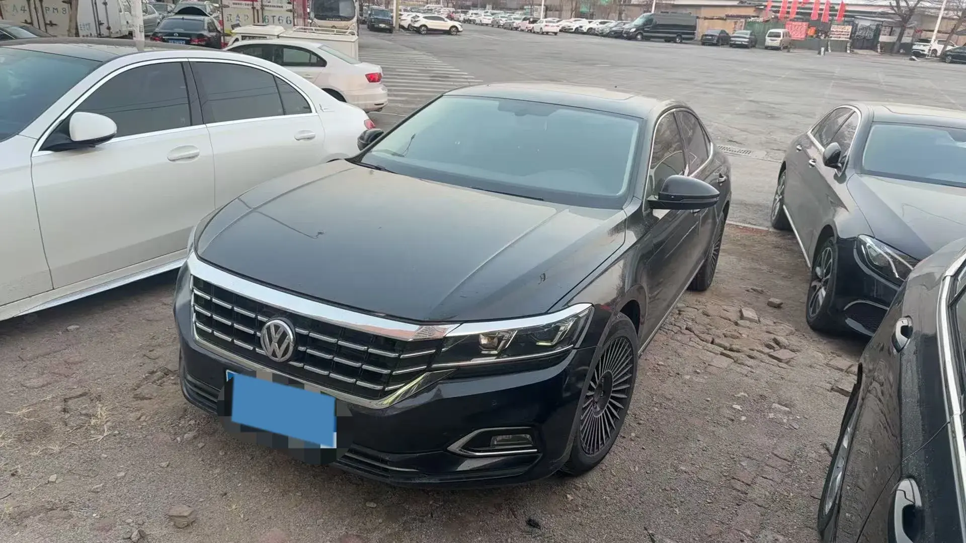 2019 VOLKSWAGEN PASSAT view 1