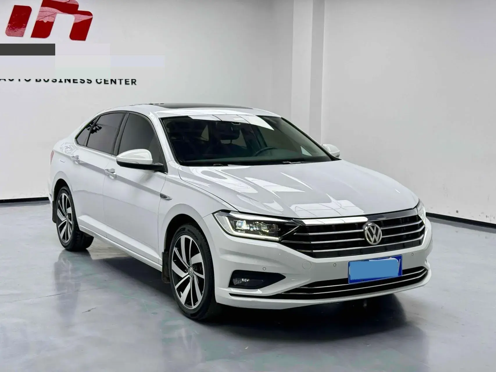 2022 VOLKSWAGEN SAGITAR thumbnail 3