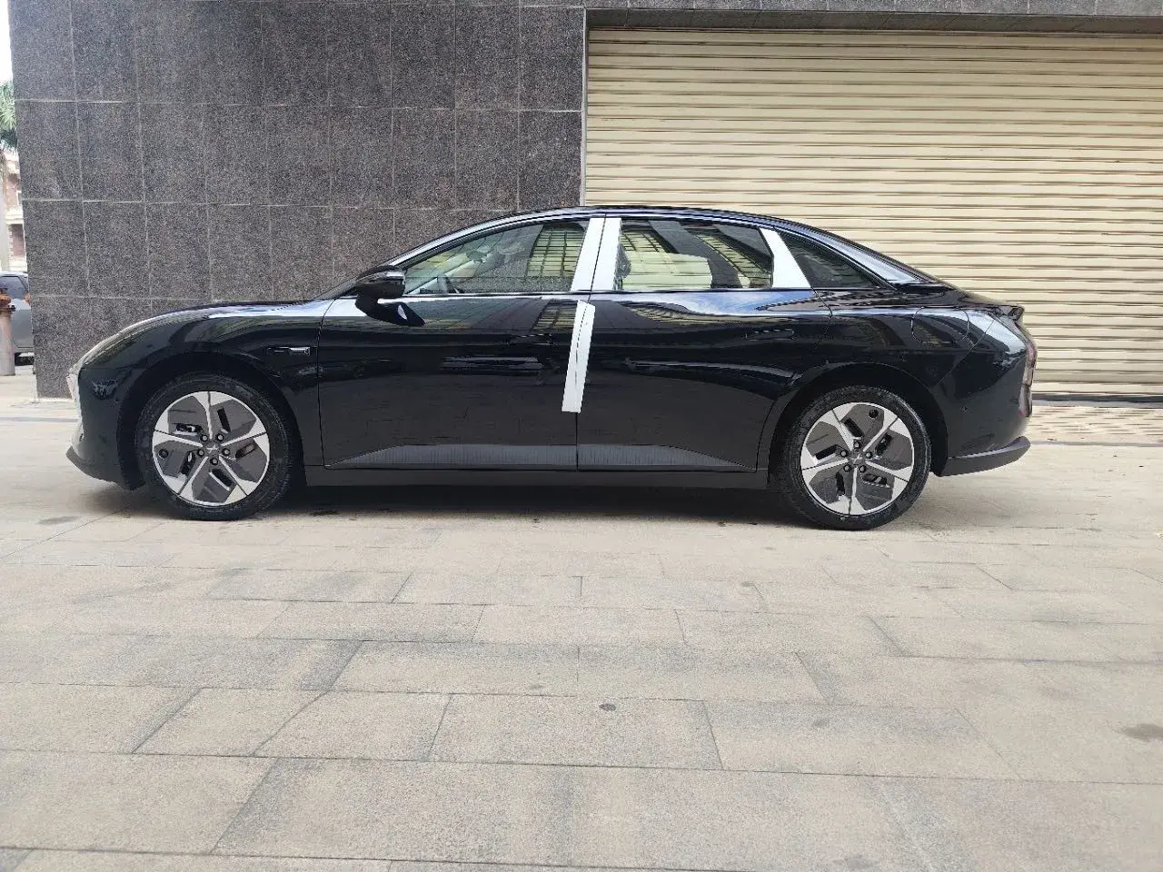 2025 XPENG MONA thumbnail 4