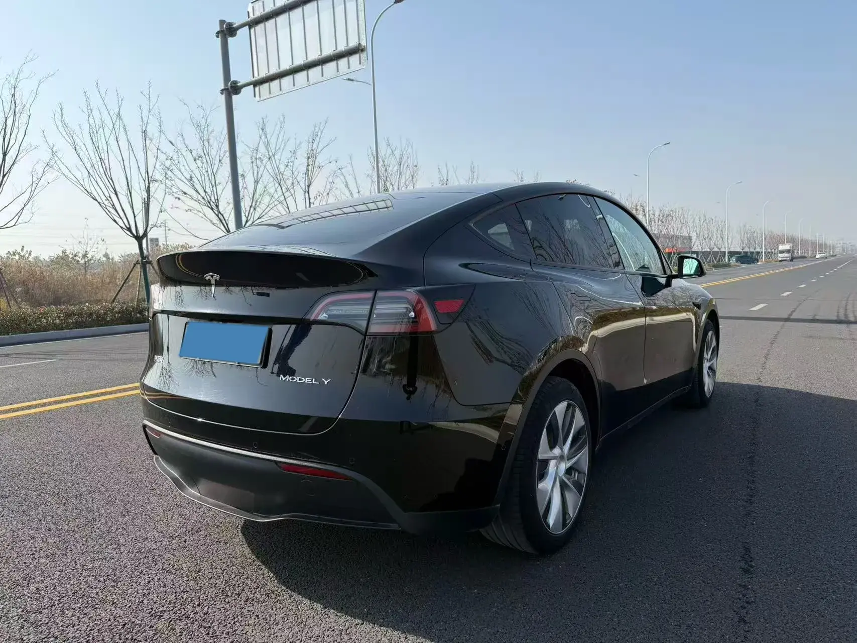 2022 TESLA MODEL thumbnail 4