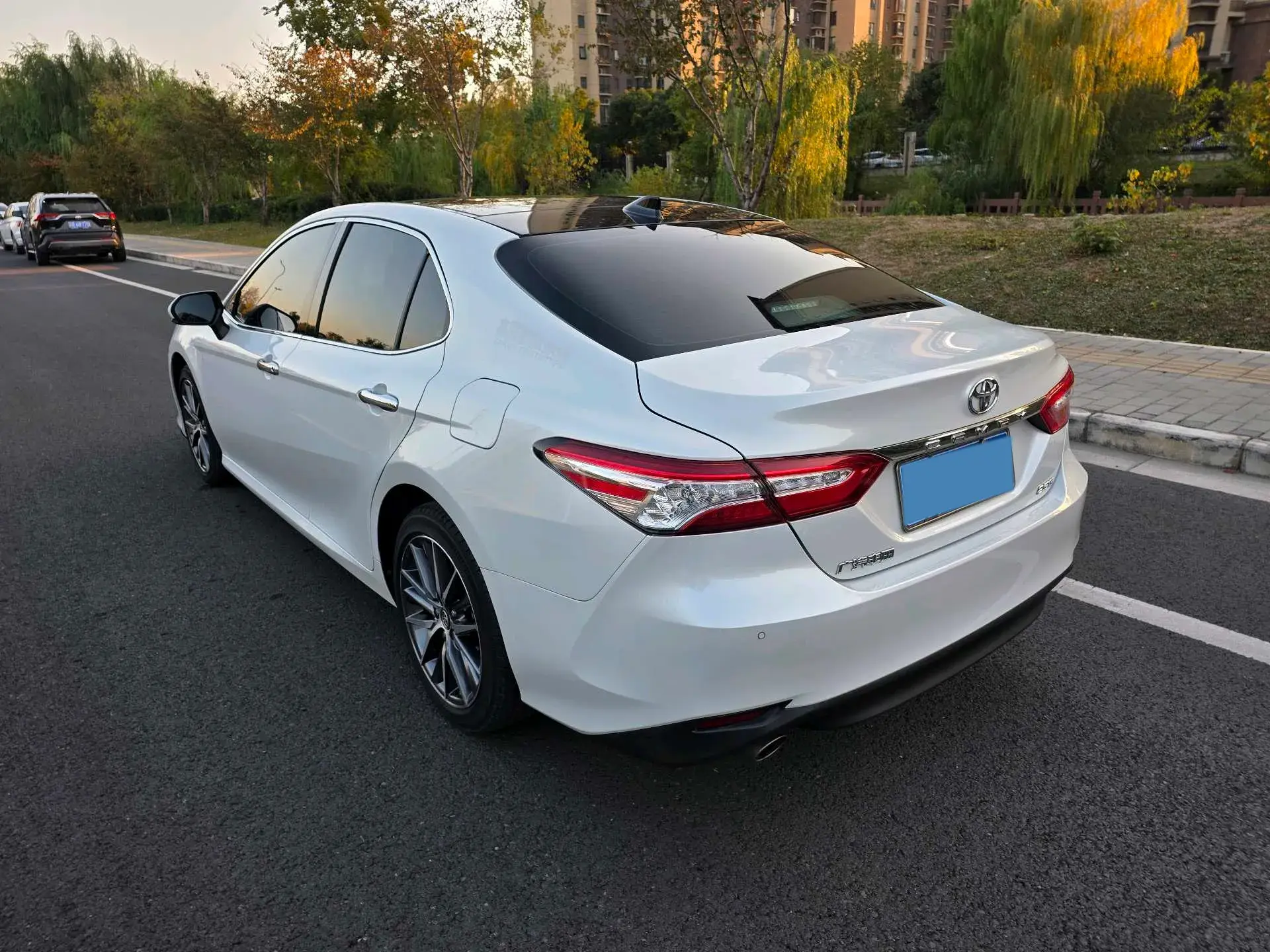 2021 TOYOTA CAMRY thumbnail 4