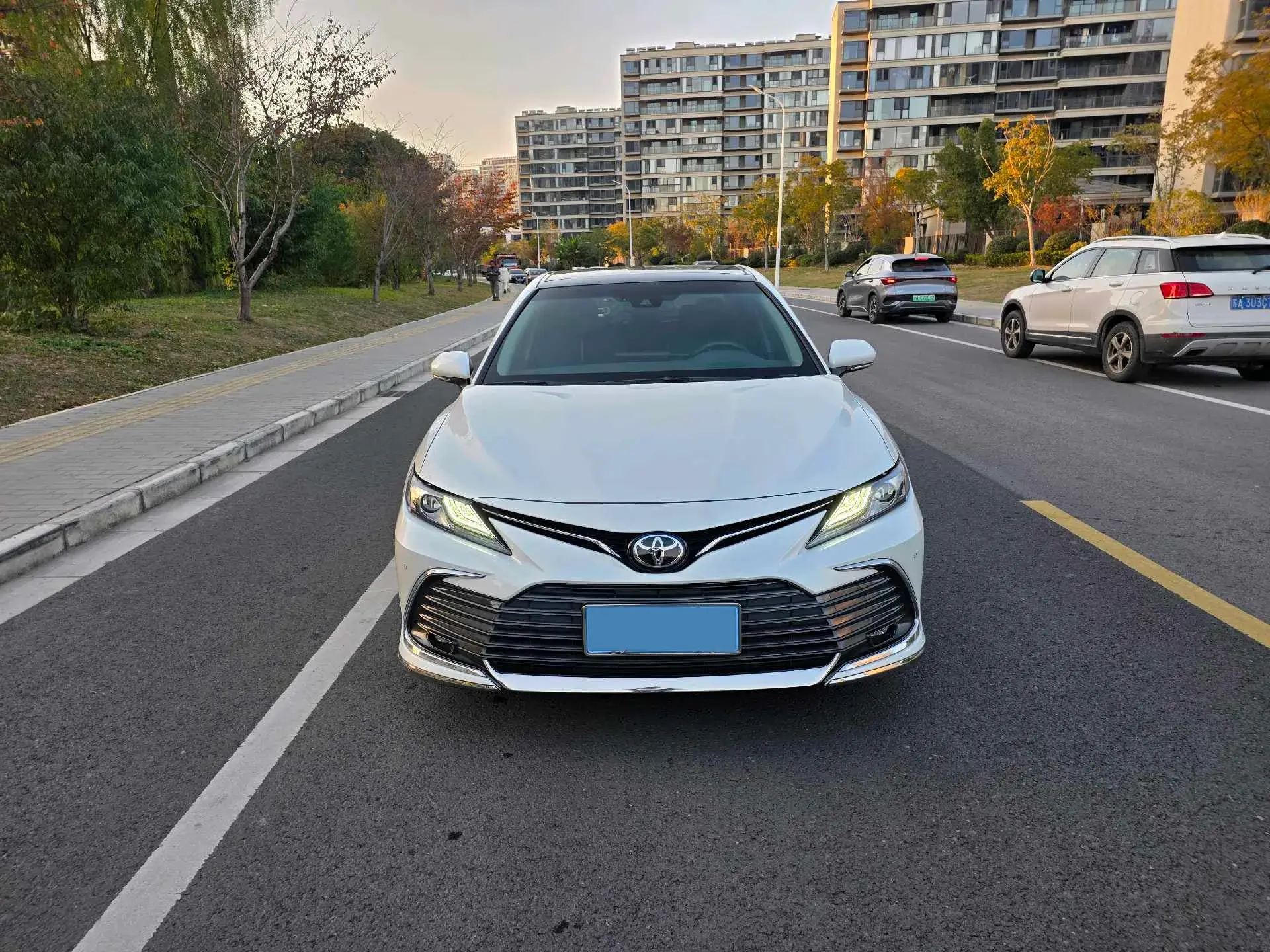 2021 TOYOTA CAMRY thumbnail 2